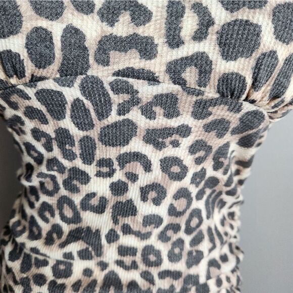 Ruched mini dress | Animal Print Ruched Dress | Ribbed Ruched Dress - Picture 6 of 7
